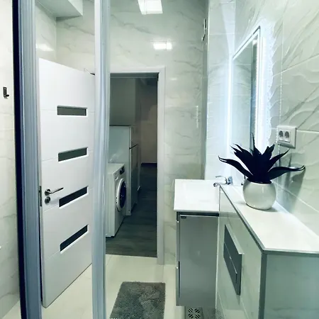 Onix D8 - 26 Apartman Năvodari